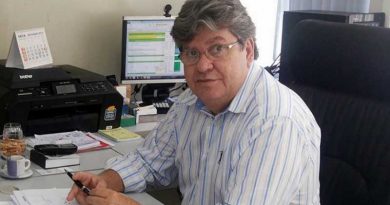 João anuncia no dia 15 equipe de transição e destaca que haverá mudanças no secretariado João anuncia no dia 15 equipe de transição e destaca que haverá mudanças no secretariado
