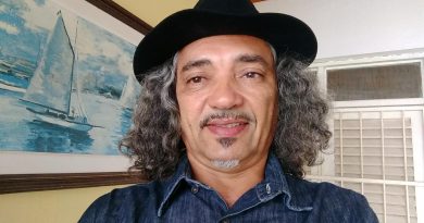 Geraldo Bernardo lança novela ‘A doida paixão de um doido’ em João Pessoa e Sousa Geraldo Bernardo lança novela ‘A doida paixão de um doido’ em João Pessoa e Sousa