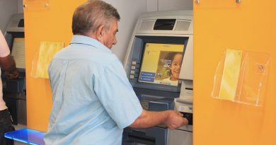 Lei proíbe que instituições financeiras formalizem empréstimo a aposentados ou pensionistas por telefone na Paraíba Lei proíbe que instituições financeiras formalizem empréstimo a aposentados ou pensionistas por telefone na Paraíba