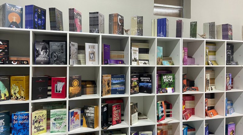 Arribaçã inaugura novas instalações; editora já se tornou referência com a publicação de mais 100 títulos literários