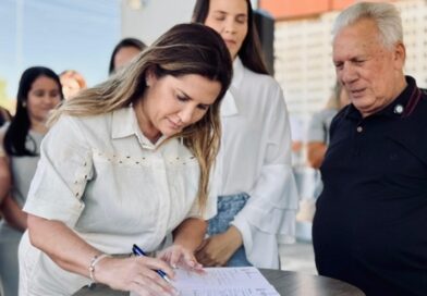 Prefeita Corrinha Delfino assina ordem de serviço de reforma e ampliação da Policlínica Orcino Guedes