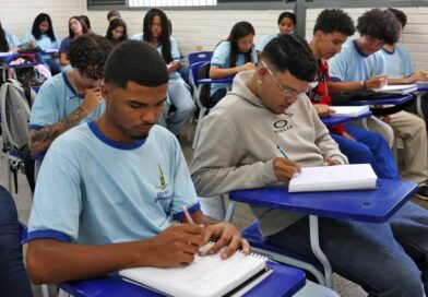 MEC orienta escolas na escolha de livros didáticos para o ensino médio