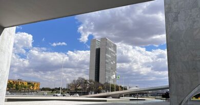Sancionadas regras para idade mínima dos candidatos a cargos eletivos no Brasil