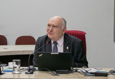 Conselheiro Nominando Diniz coordenará Comissão para reestruturação do quadro de pessoal do Estado Conselheiro Nominando Diniz coordenará Comissão para reestruturação do quadro de pessoal do Estado