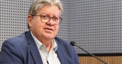 João Azevêdo anuncia reajuste salarial linear de 10% para todos os servidores do Estado, elevando a folha em mais de R$ 1 bilhão por ano