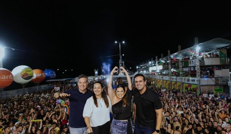 Lucas Ribeiro acompanha programação de Carnaval no Sertão e destaca apoio do Governo da Paraíba às tradições culturais Lucas Ribeiro acompanha programação de Carnaval no Sertão e destaca apoio do Governo da Paraíba às tradições culturais
