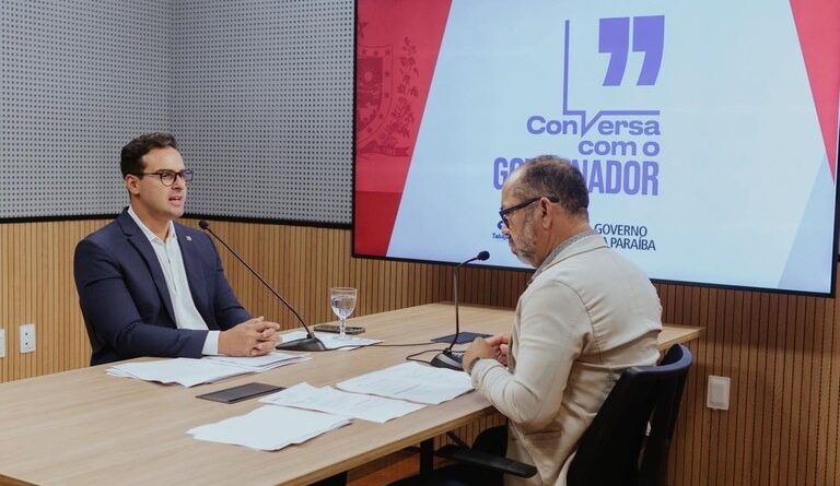 Pagamento dos servidores estaduais começa quinta-feira (26) e injeta R$ 985 milhões na economia paraibana Pagamento dos servidores estaduais começa quinta-feira (26) e injeta R$ 985 milhões na economia paraibana