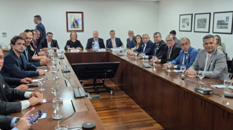 Famup e CNM participam de reunião com a ministra da Secretaria de Relações Institucionais Famup e CNM participam de reunião com a ministra da Secretaria de Relações Institucionais
