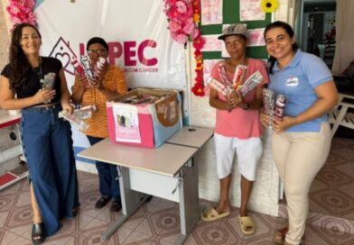 Saúde distribui 700 lenços com mulheres em tratamento contra o câncer na Capital e Sertão paraibano