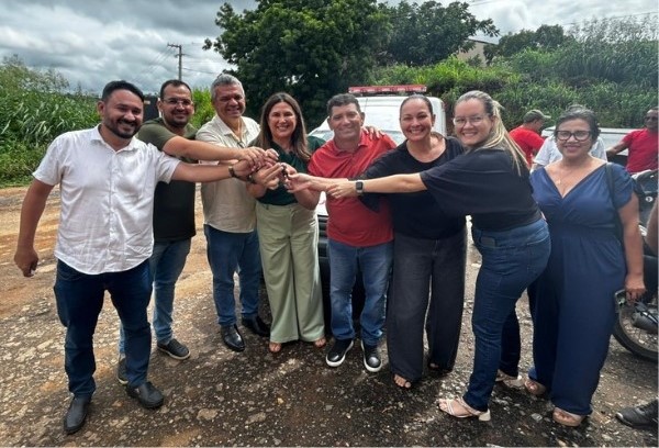 Prefeitura de Cajazeiras entrega ambulância para atender pacientes na comunidade dos Cocos
