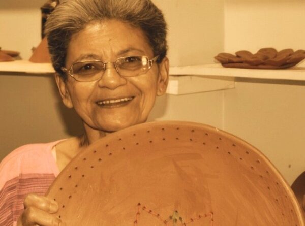 Com incentivo da Prefeitura, arte das louceiras de Cajazeiras ganha destaque em catálogo digital do Governo da Paraíba