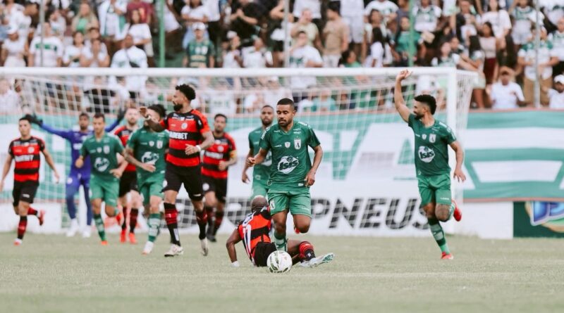 Campinense vence Sousa no Marizão e abre vantagem nas semifinais do Paraibano