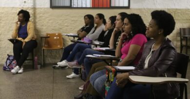 Cursinhos populares podem aderir à rede de apoio federal até o dia 4