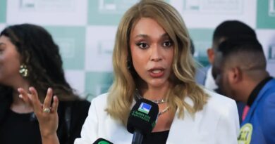 Câmara: Comissão de Direitos da Mulher elege primeira presidente trans