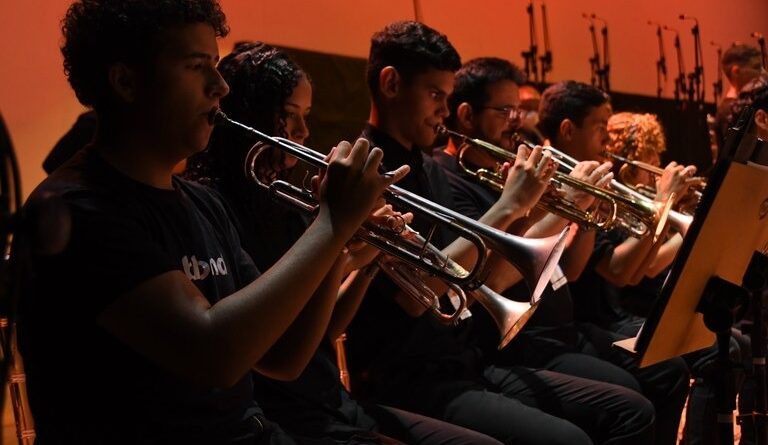 Programa de Inclusão Social Através da Música e das Artes abre inscrições para cadastro de profissionais na Paraíba