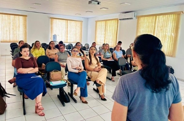 Secretaria de Educação realiza elaboração do Plano de Ação Municipal 2026 do Alfabetiza Cajazeiras