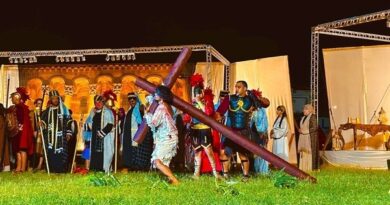 Multidão prestigia Paixão de Cristo em Cajazeiras durante apresentações nos dias 2 e 3 Multidão prestigia Paixão de Cristo em Cajazeiras durante apresentações nos dias 2 e 3