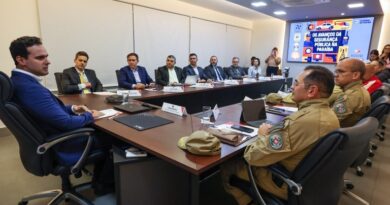 Governador Lucas Ribeiro reúne forças de segurança, reforça integração e projeta novas ações de combate à criminalidade na Paraíba Governador Lucas Ribeiro reúne forças de segurança, reforça integração e projeta novas ações de combate à criminalidade na Paraíba