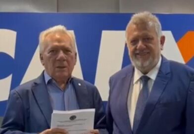 Carlos Vieira revela gratidão e atitude de Zé Aldemir que o levou à presidência da Caixa Econômica Carlos Vieira revela gratidão e atitude de Zé Aldemir que o levou à presidência da Caixa Econômica