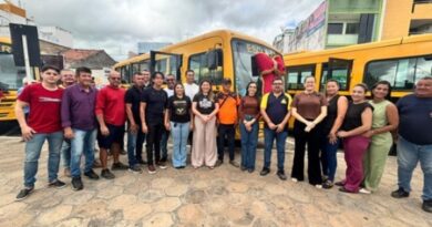 Prefeitura de Cajazeiras reforça transporte escolar com novos ônibus e amplia frota municipal