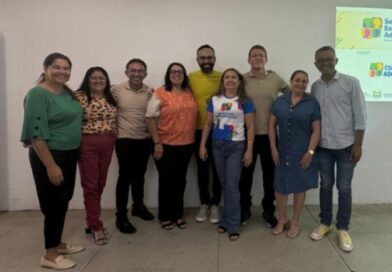 Secretaria de Educação de Cajazeiras realiza reunião de monitoramento da Política Escola das Adolescências e Projeto Rever