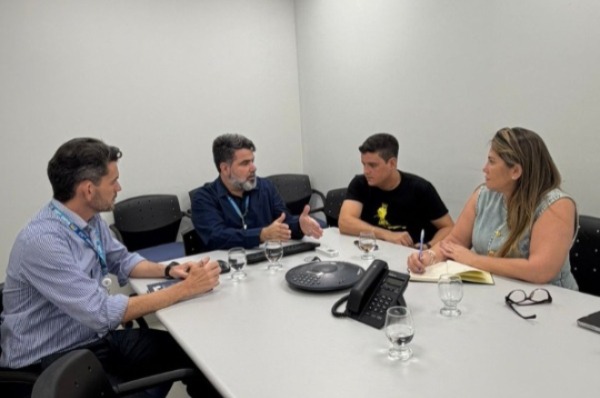 Prefeita Corrinha Delfino busca liberação de 200 moradias para Cajazeiras em reunião na Caixa