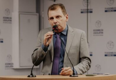 Chico Mendes garante aprovação de gratuidade no transporte intermunicipal para autistas e acompanhantes Chico Mendes garante aprovação de gratuidade no transporte intermunicipal para autistas e acompanhantes