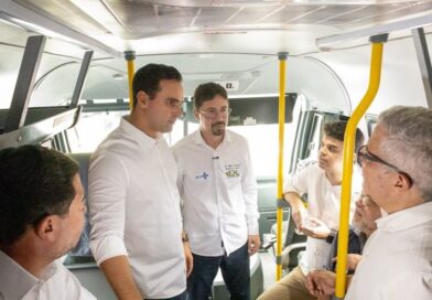 Governo da Paraíba recebe 118 veículos do Ministério da Saúde para ampliar estrutura do SUS e assistência aos pacientes Governo da Paraíba recebe 118 veículos do Ministério da Saúde para ampliar estrutura do SUS e assistência aos pacientes