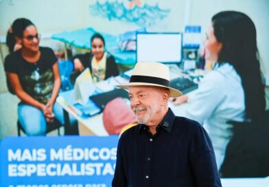 Lula responsabiliza clã Bolsonaro por ataque dos EUA ao Pix e taxação Lula responsabiliza clã Bolsonaro por ataque dos EUA ao Pix e taxação