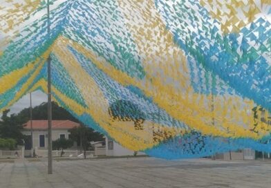 Praça Dom Adauto começa a receber ornamentação para o Xamegão Cultural 2026 em Cajazeiras