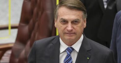 Alexandre de Moraes decide manter Bolsonaro em prisão domiciliar Alexandre de Moraes decide manter Bolsonaro em prisão domiciliar