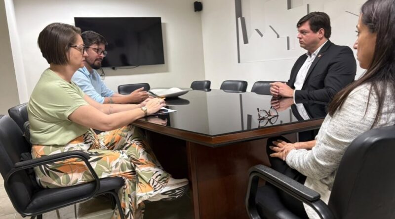 SINTEP-PB discute com TCE medidas para combater precarização na rede estadual de ensino e defende o concurso público