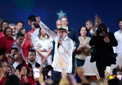PT oficializa candidatura de Lula à Presidência; Geraldo Alckmin compõe a chapa como candidato à Vice-Presidência PT oficializa candidatura de Lula à Presidência; Geraldo Alckmin compõe a chapa como candidato à Vice-Presidência