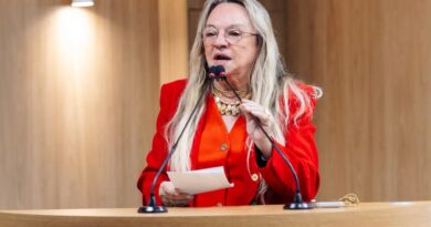 Na Assembleia, Doutora Paula cobra avanços no combate à violência contra as mulheres e defende educação para igualdade de gênero Na Assembleia, Doutora Paula cobra avanços no combate à violência contra as mulheres e defende educação para igualdade de gênero