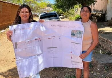 Prefeita Corrinha Delfino assina ordem de serviço para pavimentação da Rua Raimundo Carola, no bairro São José Prefeita Corrinha Delfino assina ordem de serviço para pavimentação da Rua Raimundo Carola, no bairro São José