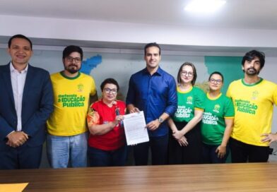 SINTEP-PB se reúne com governador Lucas Ribeiro para tratar de demandas prioritárias da categoria e entrega Carta-Compromisso em defesa da educação pública